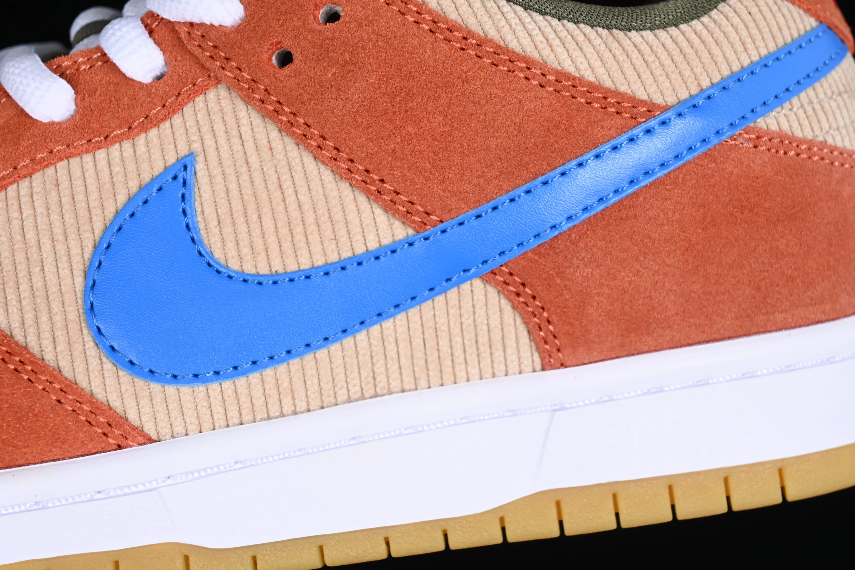 All Categories Nk SB Dunk Series Nk SB Dunk Low Low-top Sneakers Nk SB Dunk Low Pro Color Corduroy Low-top Casual Sports Skateboard Shoes BQ6817-201